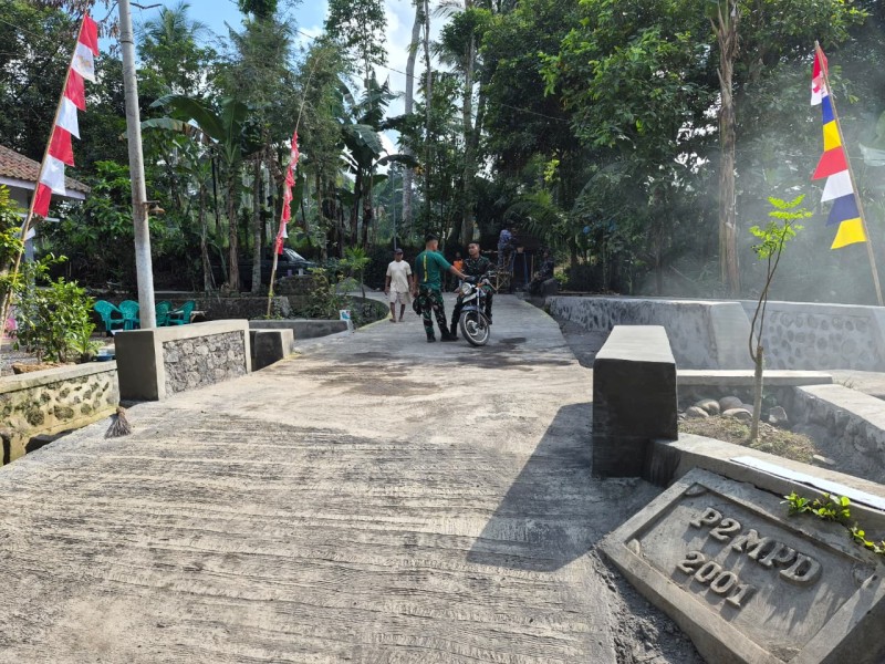 Hasil Karya TMMD ke-129, Bangku Beton Jadi Tempat Warga Bersantai dan Berkumpul