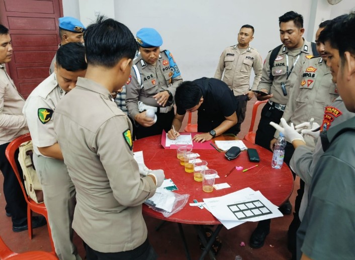 Anggota Polres Inhil Tes Psikologi dan Urine Syarat Pemegang Senjata Api Dinas