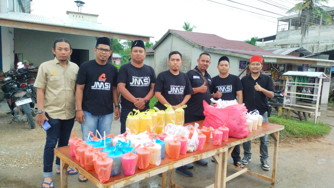 Tebar Keberkahan, JMSI Inhil Bagi-bagi Takjil di Bulan Ramadhan