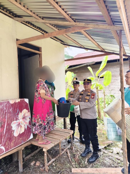 Di Bulan Ramadhan, Polsek Tempuling Bantu Pembangunan Rumah ODGJ di Kelurahan Pangkalan Tujuh