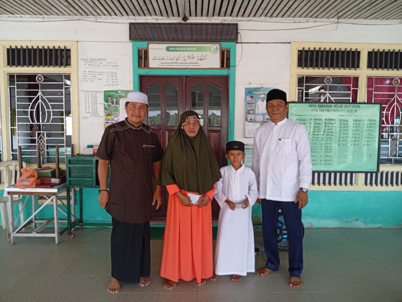 Berbagi Kebahagiaan di Bualan Ramadhan, Kades Salurkan Bantuan Kepada Anak Yatim dan Piatu