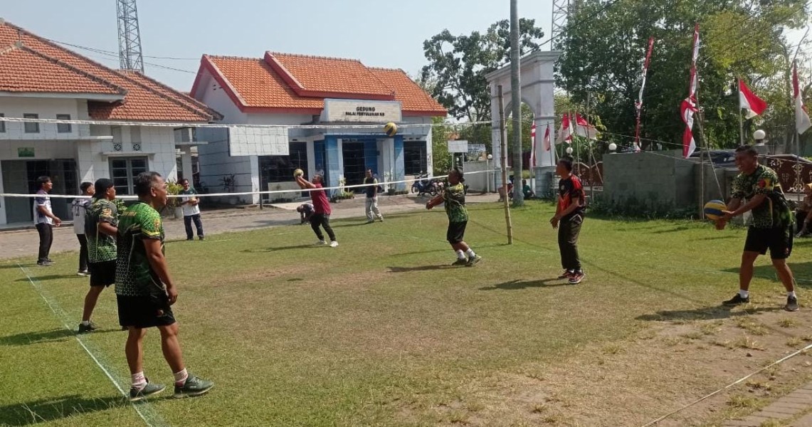 Semarak HUT ke-81 Kemerdekaan RI, Koramil Megaluh Ikuti Lomba Voli Antar Instansi