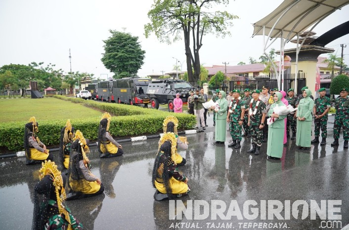 Kapolda Riau Gelar Upacara Penyambutan dan Pelepasan Danrem 031/Wirabima