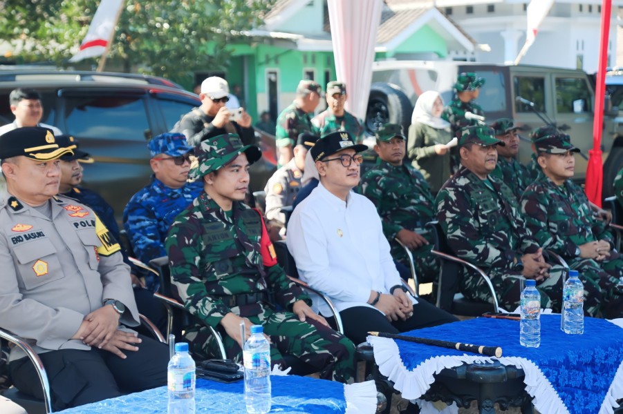 Rombongan Tiba di Lapangan Upacara, Disambut Meriah Tarian Khas Lumajang