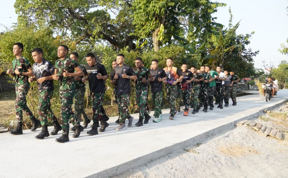 TMMD 129 Bojonegoro: Binsik Sore di Jalan Beton Baru Kedungpandan, Menjaga Fisik Sekaligus Hati Rakyat