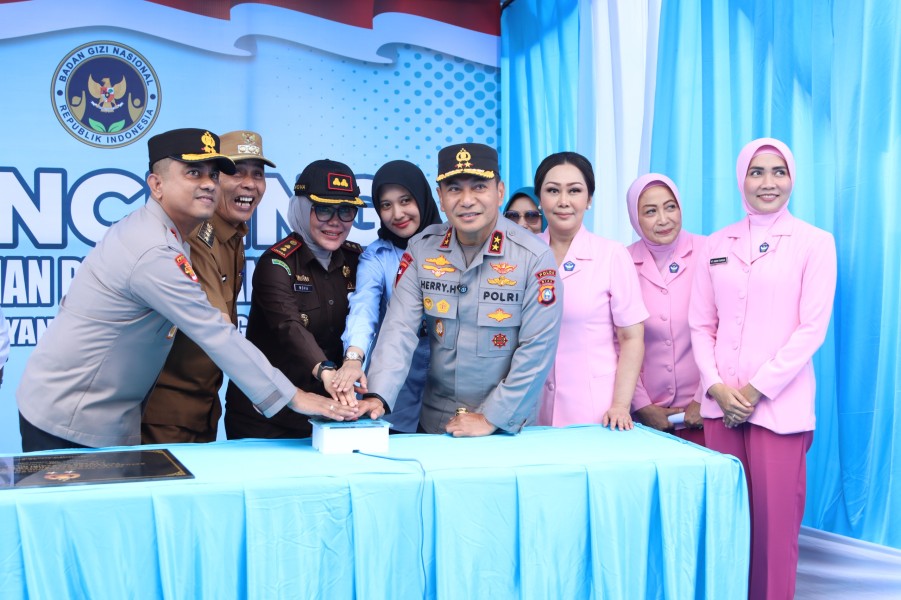 Kapolda Riau Resmikan Satuan Pelayanan Pemenuhan Gizi (Sppg) Yayasan Kemala Bhayangkari Indragiri Hilir