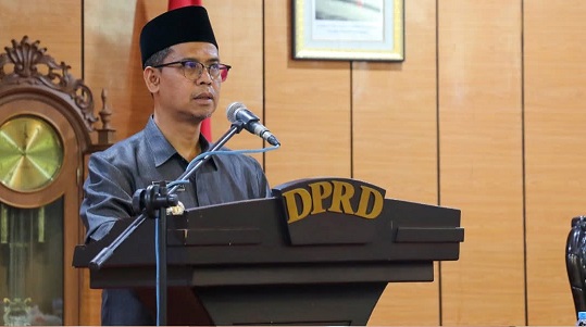 Lampaui Pertumbuhan Nasional, Bupati Iskandarsyah Paparkan Capaian LKPJ Karimun 2025.