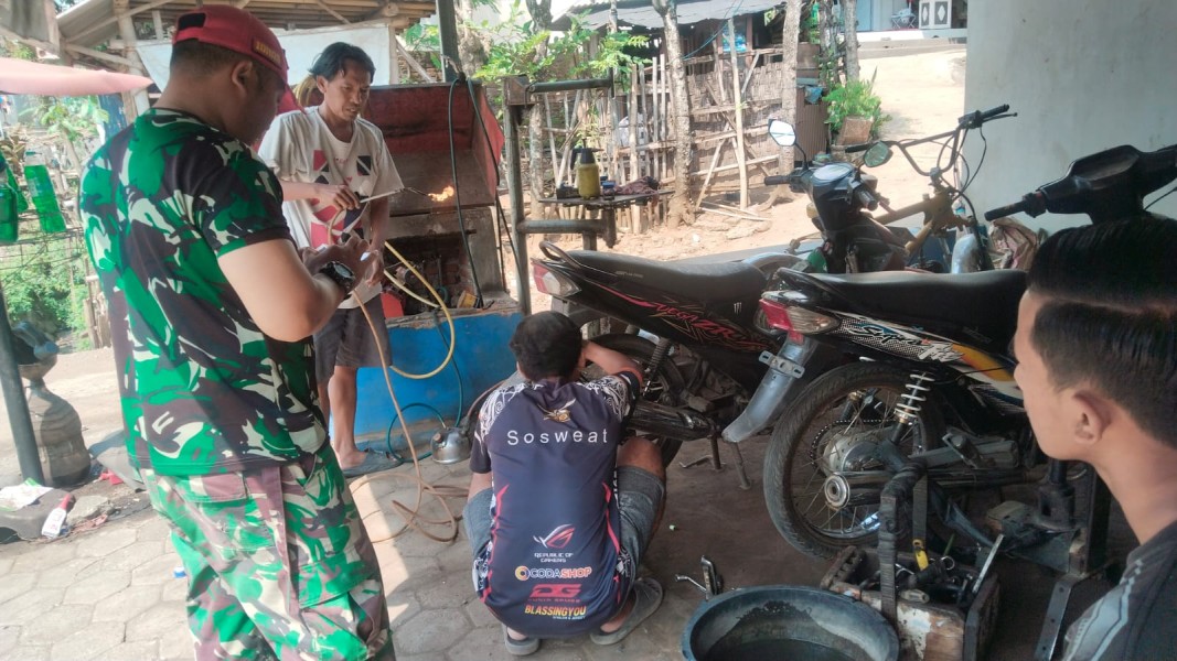 Usaha Bengkel di Desa Brabe Ramai Seiring Berjalannya TMMD Ke-128