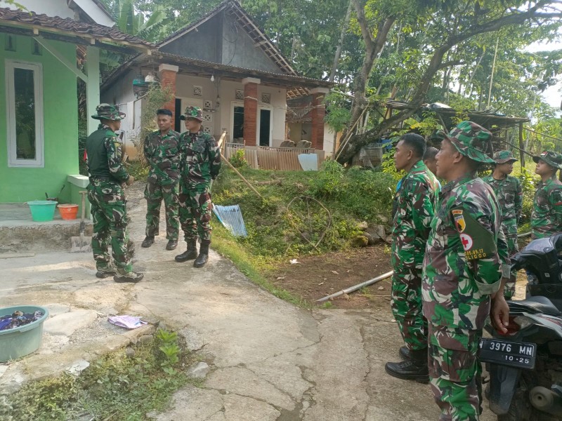 Pastikan Kesehatan Personel Dan Masyarakat, Tim Kesehatan Satgas TMMD Ke-128 Selalu Hadir disetiap Kegiatan