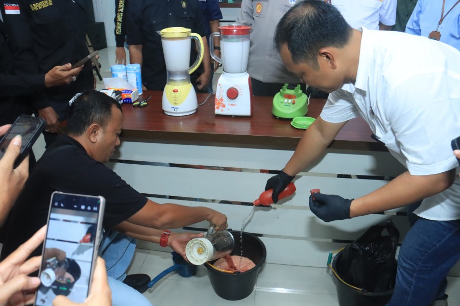 Polres Indragiri Hilir Gelar Konferensi Pers dan Musnahkan Barang Bukti Narkotika