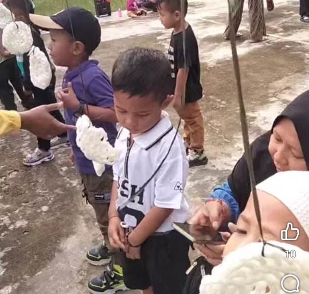 Lomba Makan Krupuk Paud Nadi Tut Wuri Desa Talang Jangkang