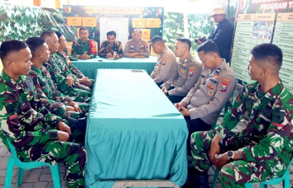 Pacu Target Pembangunan, Satgas TMMD 129 Bojonegoro dan Pemdes Kesongo Kumpul Strategi di Posko