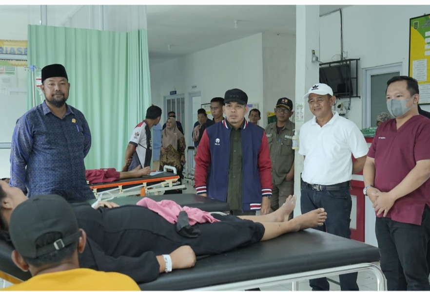 H. Erisman Yahya Ajak Masyarakat Kateman Jaga Kebersihan dalam Kunjungan Kerja
