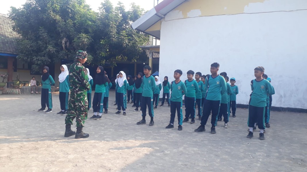 Sertu Agus Bekali PBB SDN 3 Kebondalem