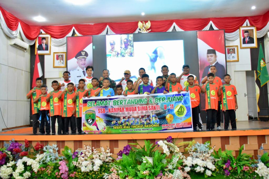 Wakili Pj Bupati Kampar, Hambali Lepas Kontingen Sepakbola KMBS U-11 ke Liga Sentra Indonesia tingkat Nasional