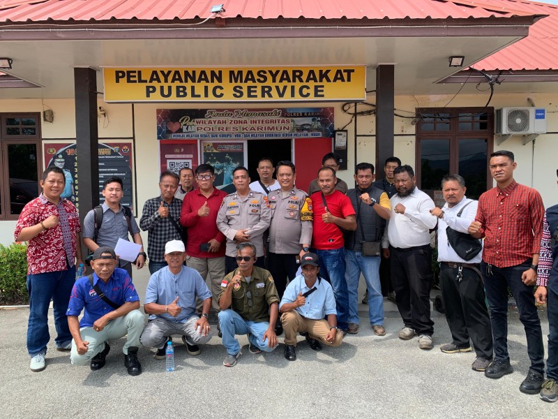 Ancam Peretasan Dan Tantang Duel, Oknum Pegawai BPR Tuah Karimun Resmi Dilaporkan Ke Polsek Tebing.