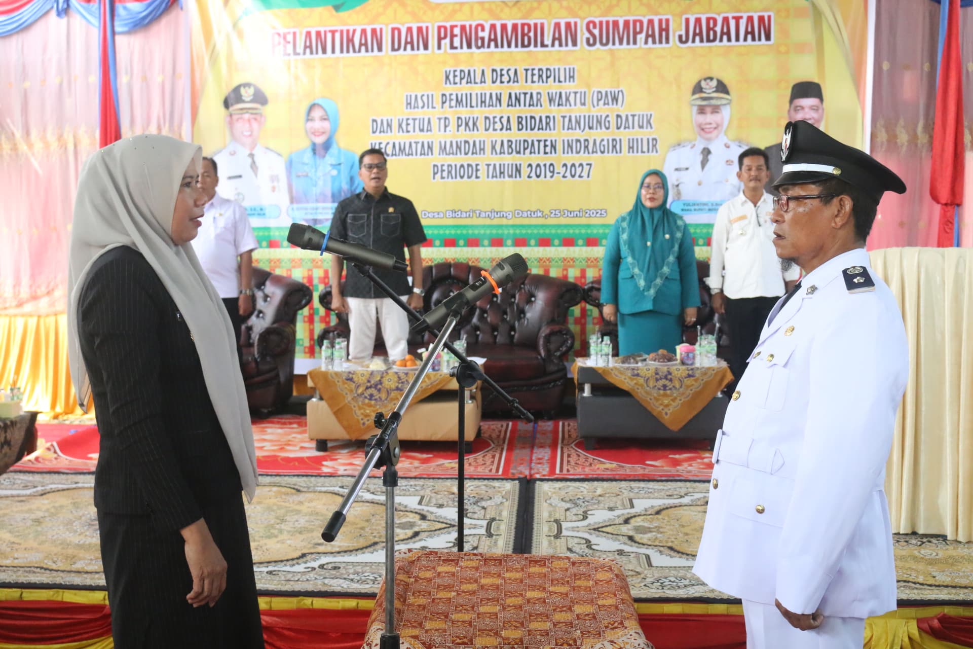 Wakil Bupati Inhil Yuliantini Lantik Kepala Desa Bidari Tanjung Datuk