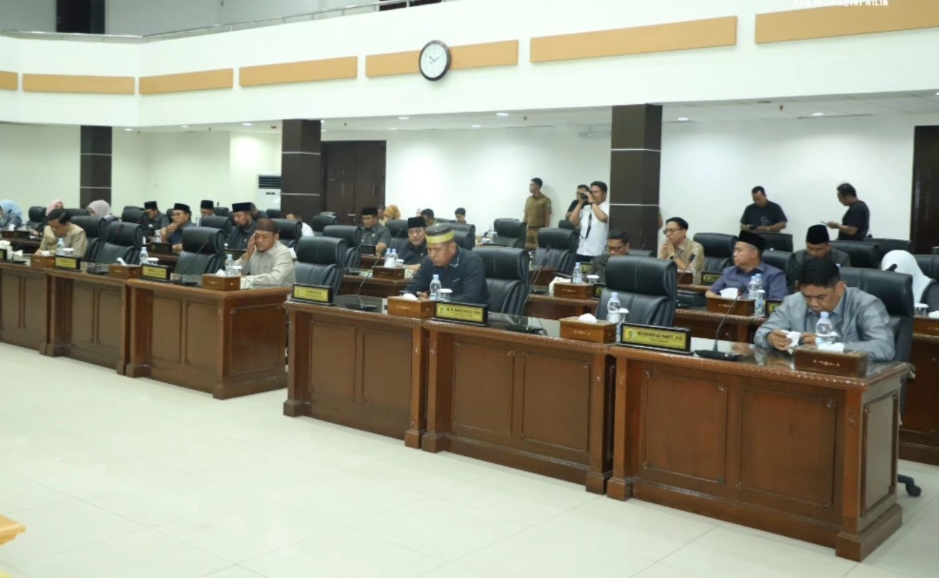 Bupati Inhil Menghadiri Rapat Paripurna Ke 30 DPRD Inhil Masa Persidangan IV Tahun 2025