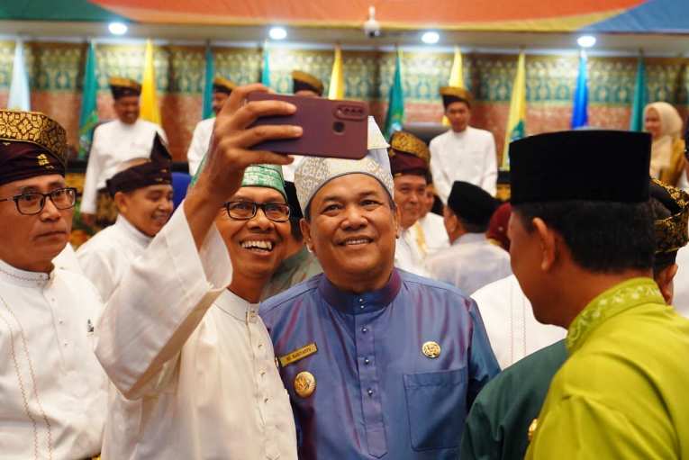 Rapat Paripurna HUT ke-67 Riau, Pj Gubri Sampaikan Capaian Ekonomi dan Penurunan Stunting