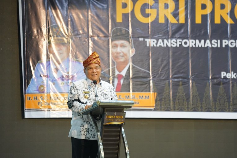 Hadiri Konferensi XXIII PGRI Riau, Pj Gubri: Pendidikan Itu Pilar Utama Pembangunan Bangsa