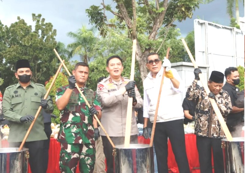 Wakil Ketua DPRD Riau Hadiri Pemusnahan Barang Bukti Hasil Razia Cipta Kondisi