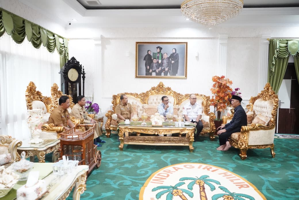 Bupati Inhil Herman Terima Silaturahmi OJK Bahas Pengembangan Ekonomi Daerah