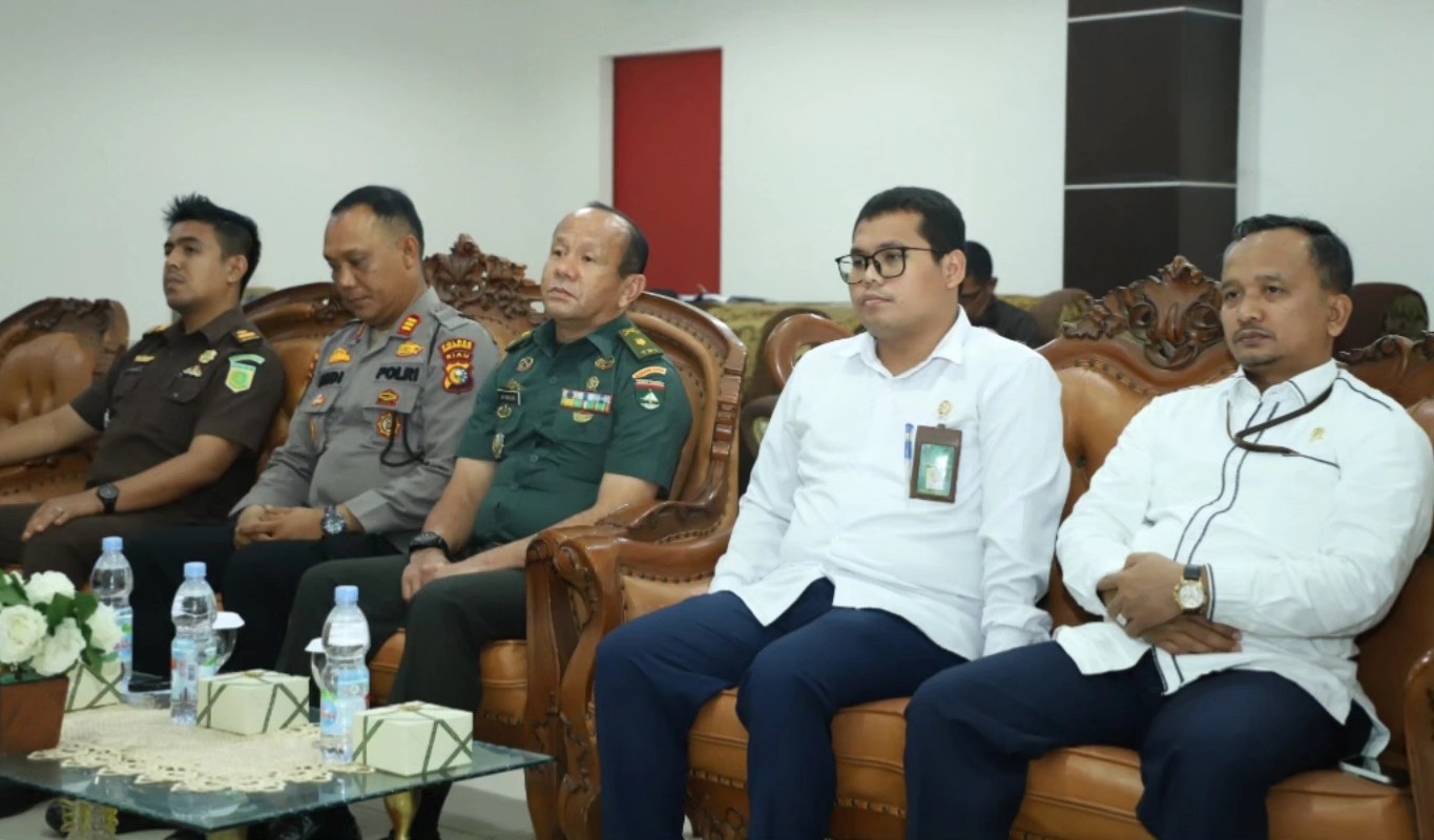 Bupati Inhil Menghadiri Rapat Paripurna Ke 30 DPRD Inhil Masa Persidangan IV Tahun 2025