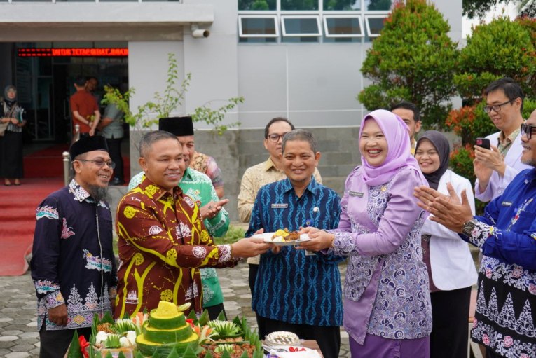 Peringati HKJS 2025 di RSJ Tampan, Gubri Wahid: Pendekatan Humanis Jadi Faktor Penting