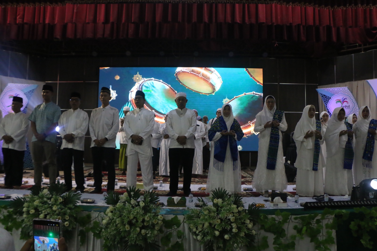 Bupati Herman Tutup Festival Hadroh Al Banjar Tingkat Provinsi Riau di Tembilahan