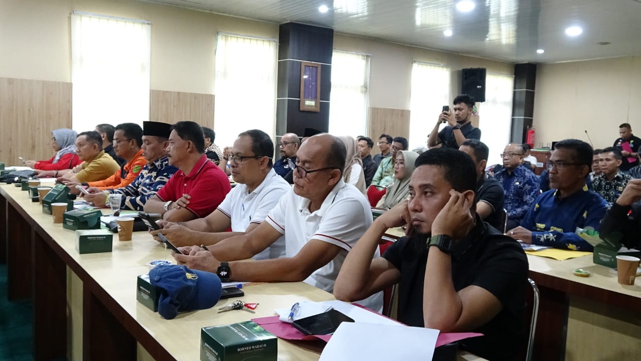 Bupati Herman Tekankan Efisiensi dan Transparansi Anggaran dalam Rapat Evaluasi Bersama OPD