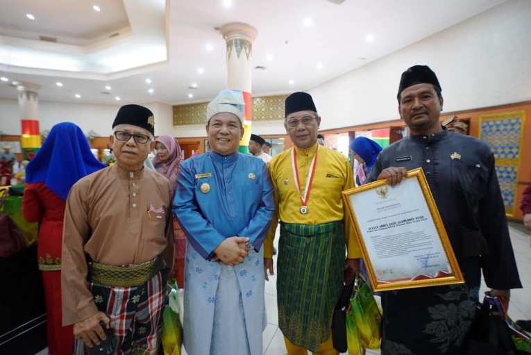 Rapat Paripurna HUT ke-67 Riau, Pj Gubri Sampaikan Capaian Ekonomi dan Penurunan Stunting