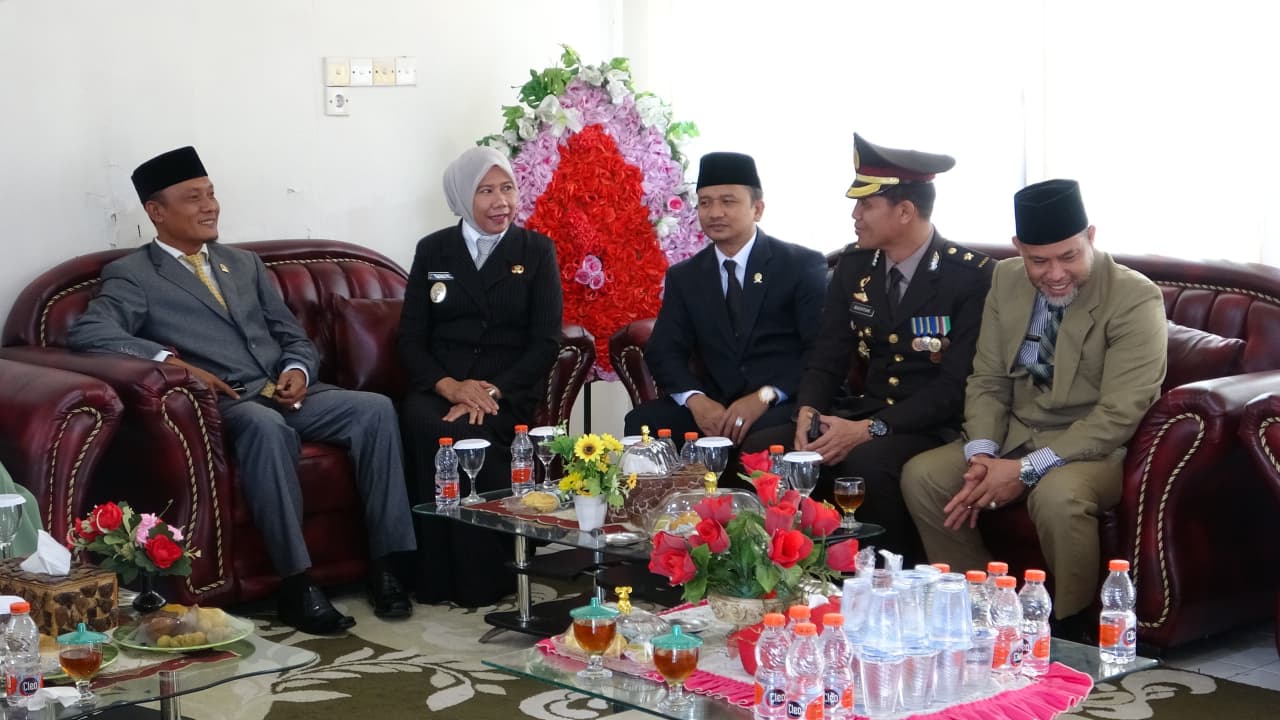 Wabup Inhil Ajak Generasi Muda Hargai Jasa Pahlawan