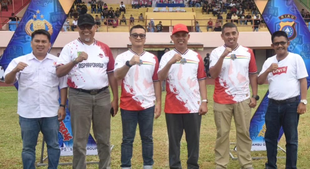 Pj Bupati Inhil Buka Turnamen Sepak Bola Kapolres Cup II Tahun 2024