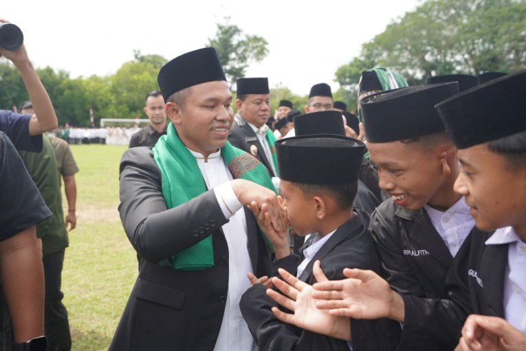 Peringatan Hari Santri 2025 di Riau Berlangsung Khidmat, Gubri Berpesan Kawal Kemerdekaan dengan Iman