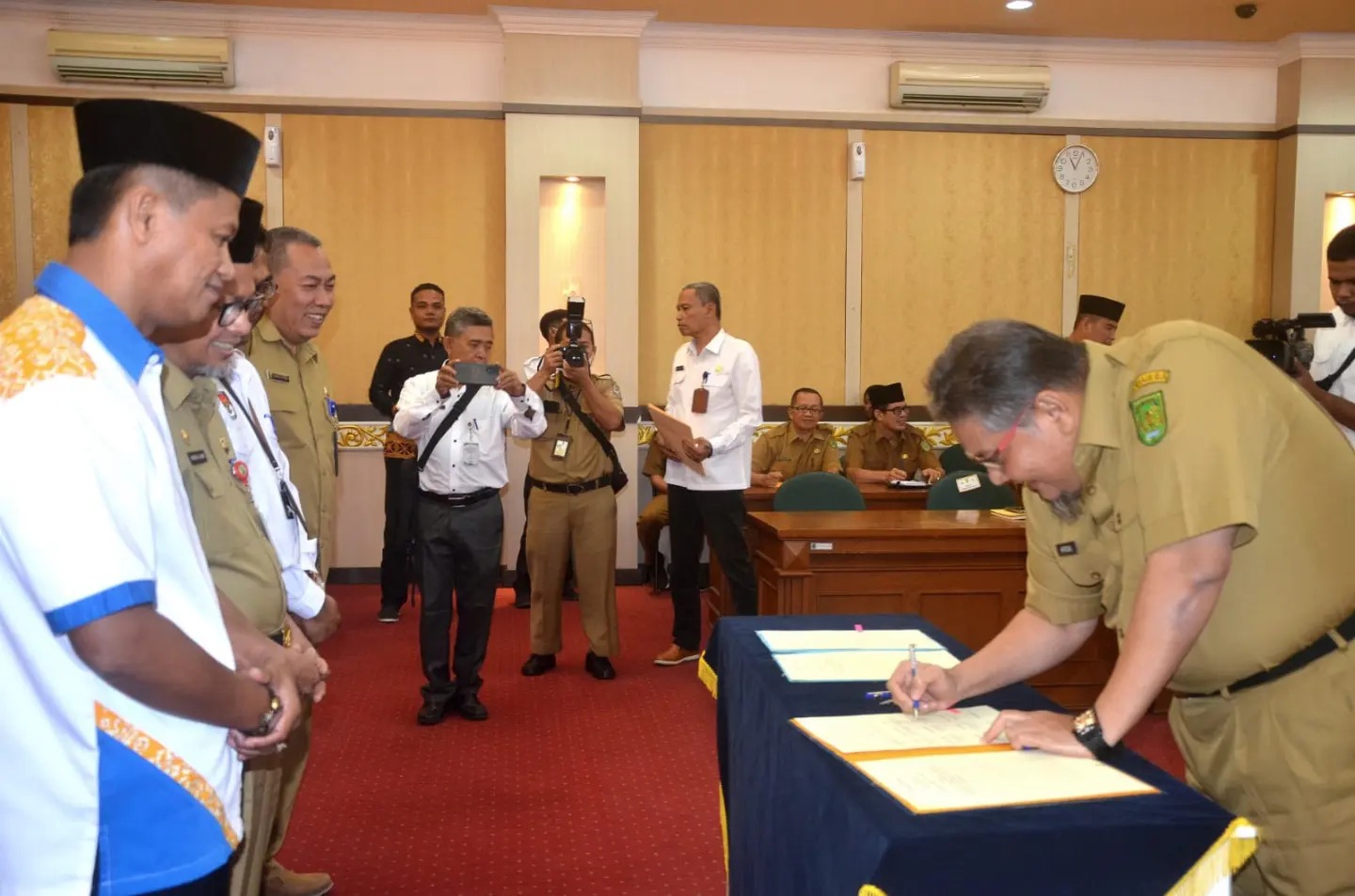 Sekda Inhil Menghadiri Acara Komitmen Pembahasan Persiapan Pemilihan KDH dan Wakil KDH Serentak  Tahun 2024