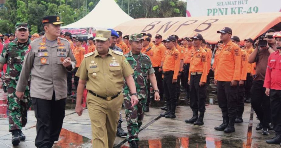 Ikut Dukung dan Berpartisipasi Tangani Karhutla, Pemda Inhil Terima Penghargaan Dari Pemprov Riau