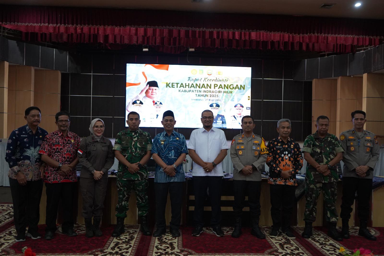 Bupati Indragiri Hilir, Herman, Hadiri Rapat Koordinasi Ketahanan Pangan Kabupaten Indragiri Hilir Tahun 2025
