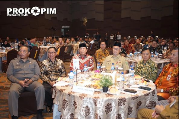 Pemkab Inhil Raih Dua Penghargaan Riau Investment Award 2023