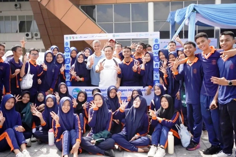Plt Gubri SF Hariyanto Pimpin Aksi Peduli Lingkungan di Stadion Utama