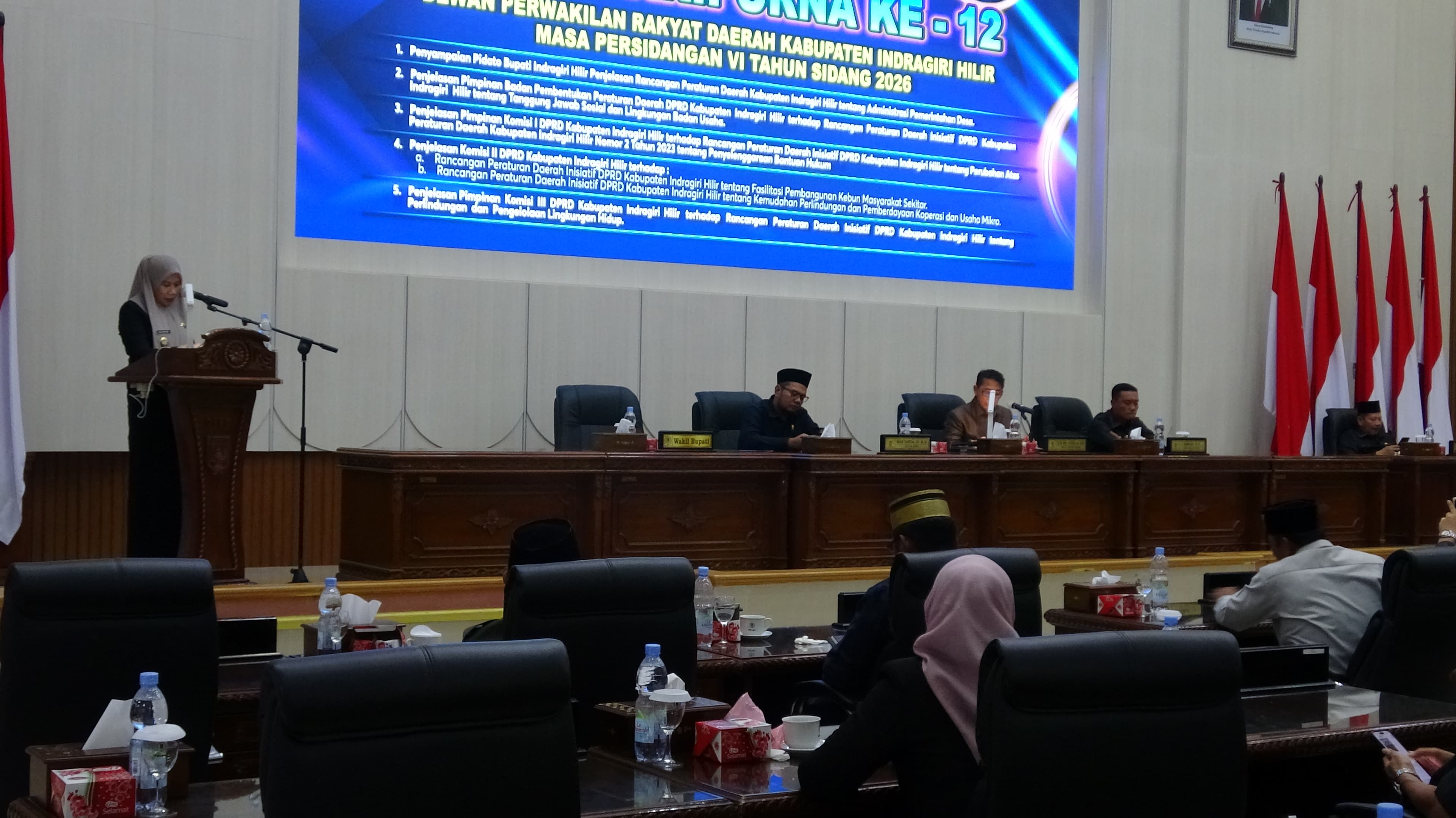 Wakil Bupati sampaikan penjelasan Bupati terkait Ranperda administrasi pemerintahan desa dalam rapat paripurna DPRD Inhil