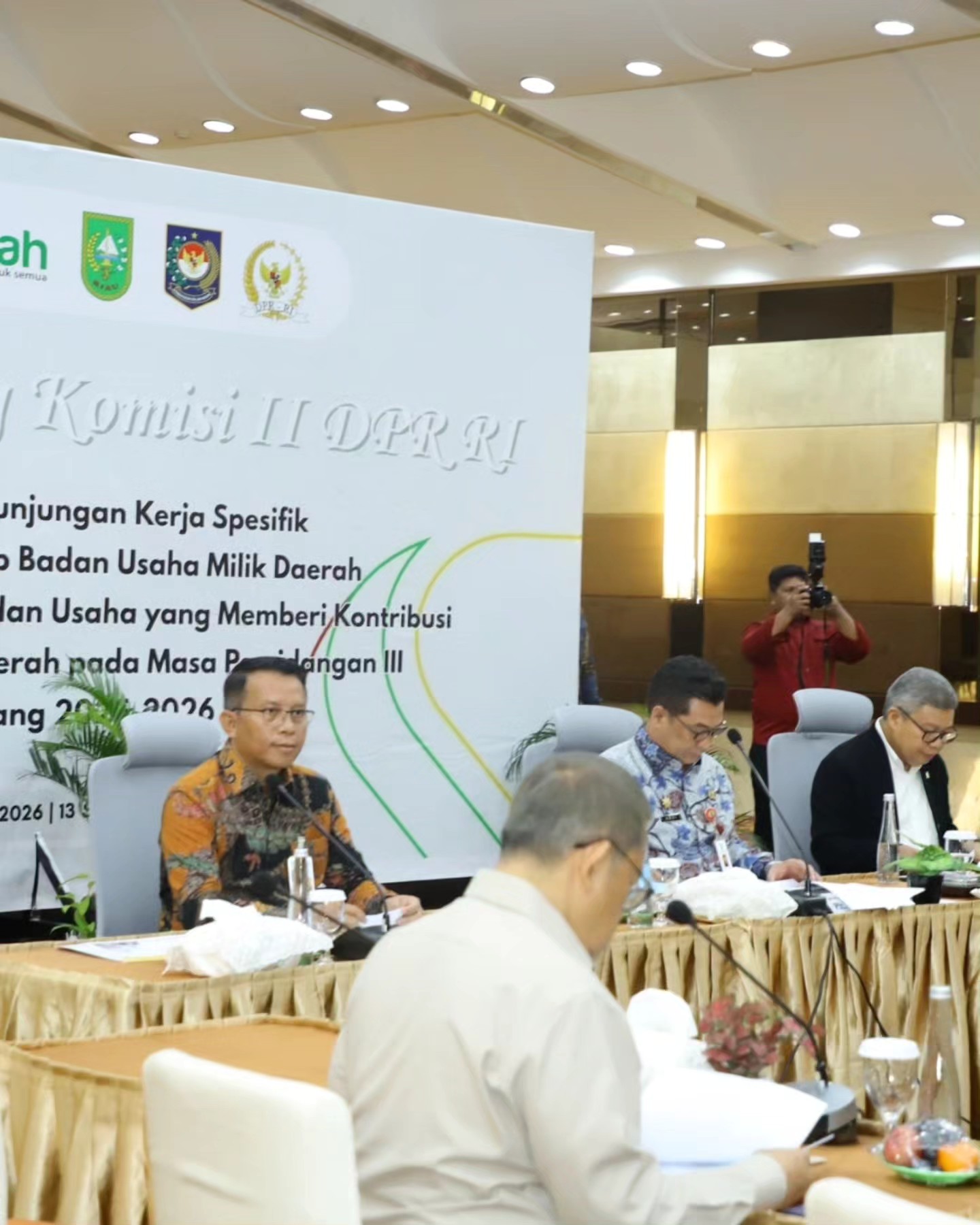 Bupati Inhil Menghadiri Pertemuan Komisi II DPR RI Dengan Pemprov dan  Pemda Se Prov. Riau