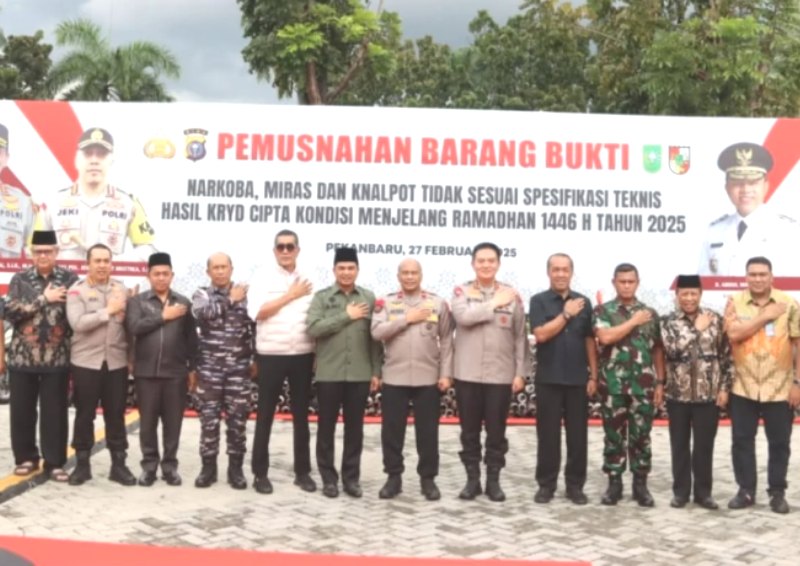 Wakil Ketua DPRD Riau Hadiri Pemusnahan Barang Bukti Hasil Razia Cipta Kondisi