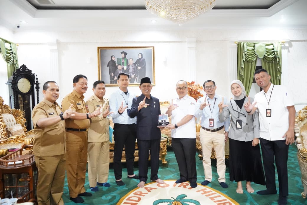 Bupati Inhil Herman Terima Silaturahmi OJK Bahas Pengembangan Ekonomi Daerah