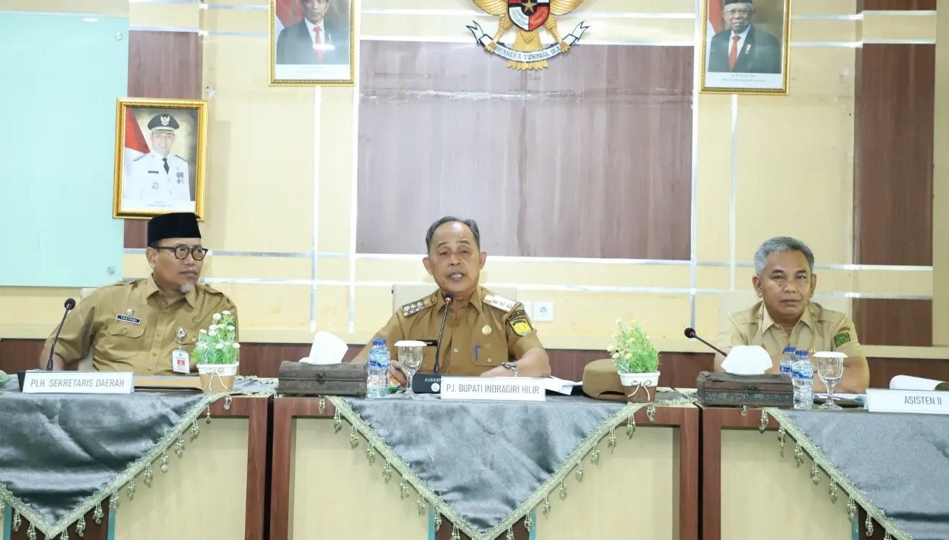 Pj. Bupati Inhil Memimpin Rapat Laporan Evaluasi Pembangunan Kab. Inhil Sampai Dengan Tanggal 20 Mei 2024