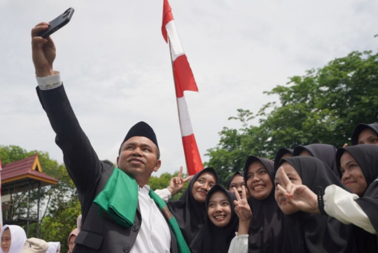 Peringatan Hari Santri 2025 di Riau Berlangsung Khidmat, Gubri Berpesan Kawal Kemerdekaan dengan Iman