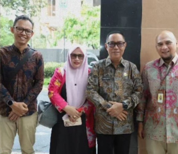 Hadiri Optimalisasi dan Apresiasi Pelaksanaan PKS Tripartid , Bupati Inhil Terima 2 Penghargaan Apresiasi
