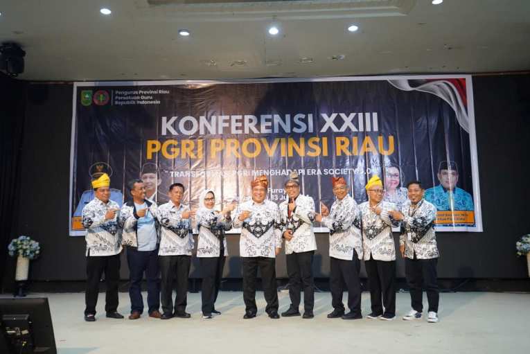 Hadiri Konferensi XXIII PGRI Riau, Pj Gubri: Pendidikan Itu Pilar Utama Pembangunan Bangsa