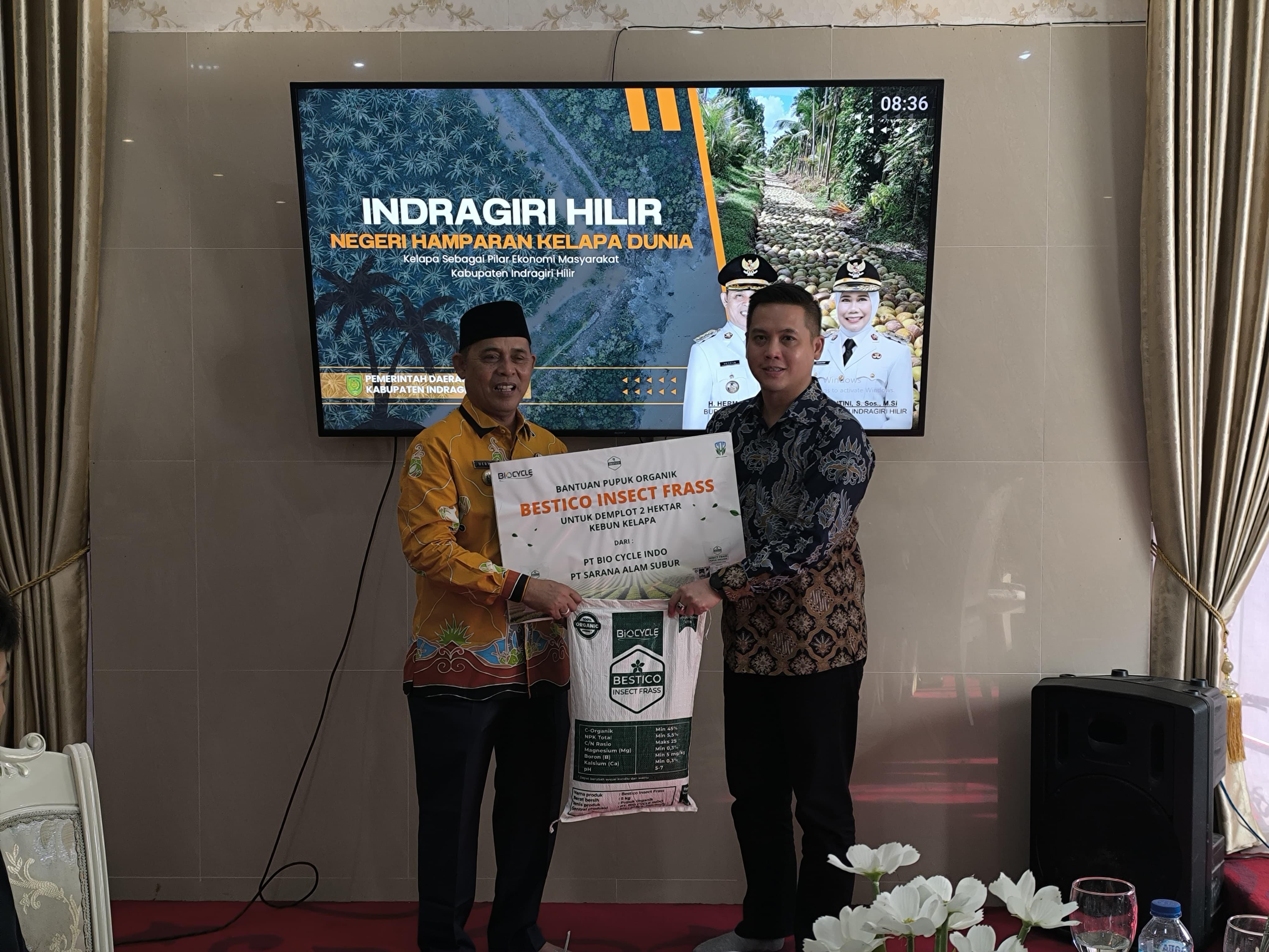 Bupati Inhil H. Herman Jamu Sarapan Bersama Tim Hilirisasi Kelapa Bappenas dan Investor di Kediaman Resmi