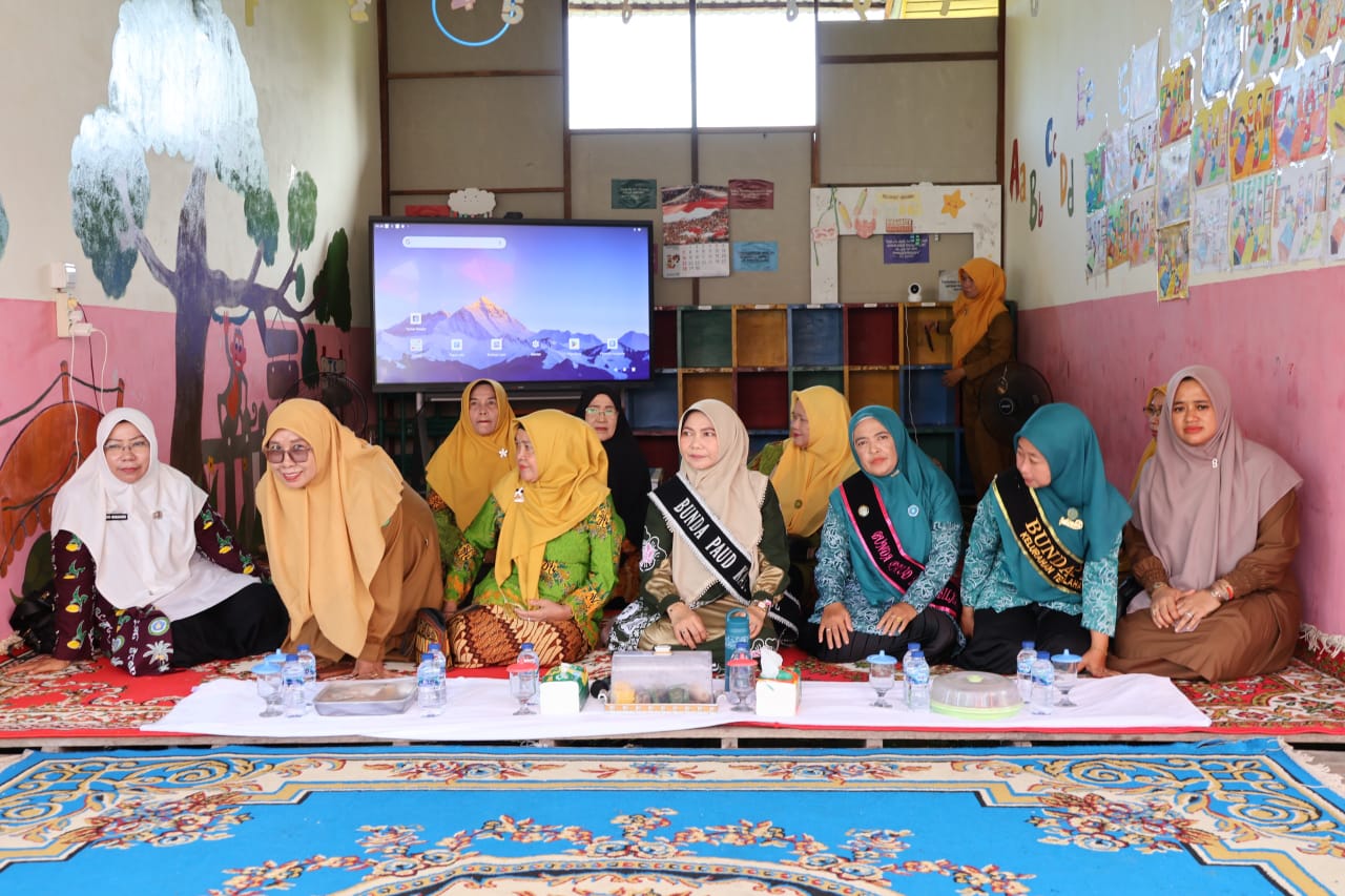 Bunda PAUD Inhil Lakukan Kunjungan Kerja ke TK ABA, Dorong Penguatan Wajib Belajar 13 Tahun