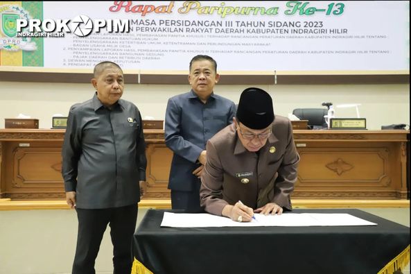 Rapat Paripurna Ke-13, Bupati H. Muhammad Wardan Sampaikan Pendapat Akhir Ranperda